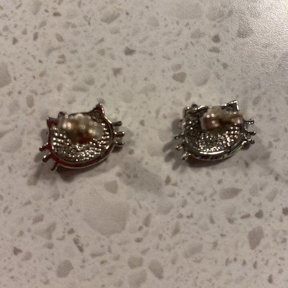 SANRIO HELLO KITTY Swarovski Crystal rhinestone gem earrings bow head - Picture 4 of 4